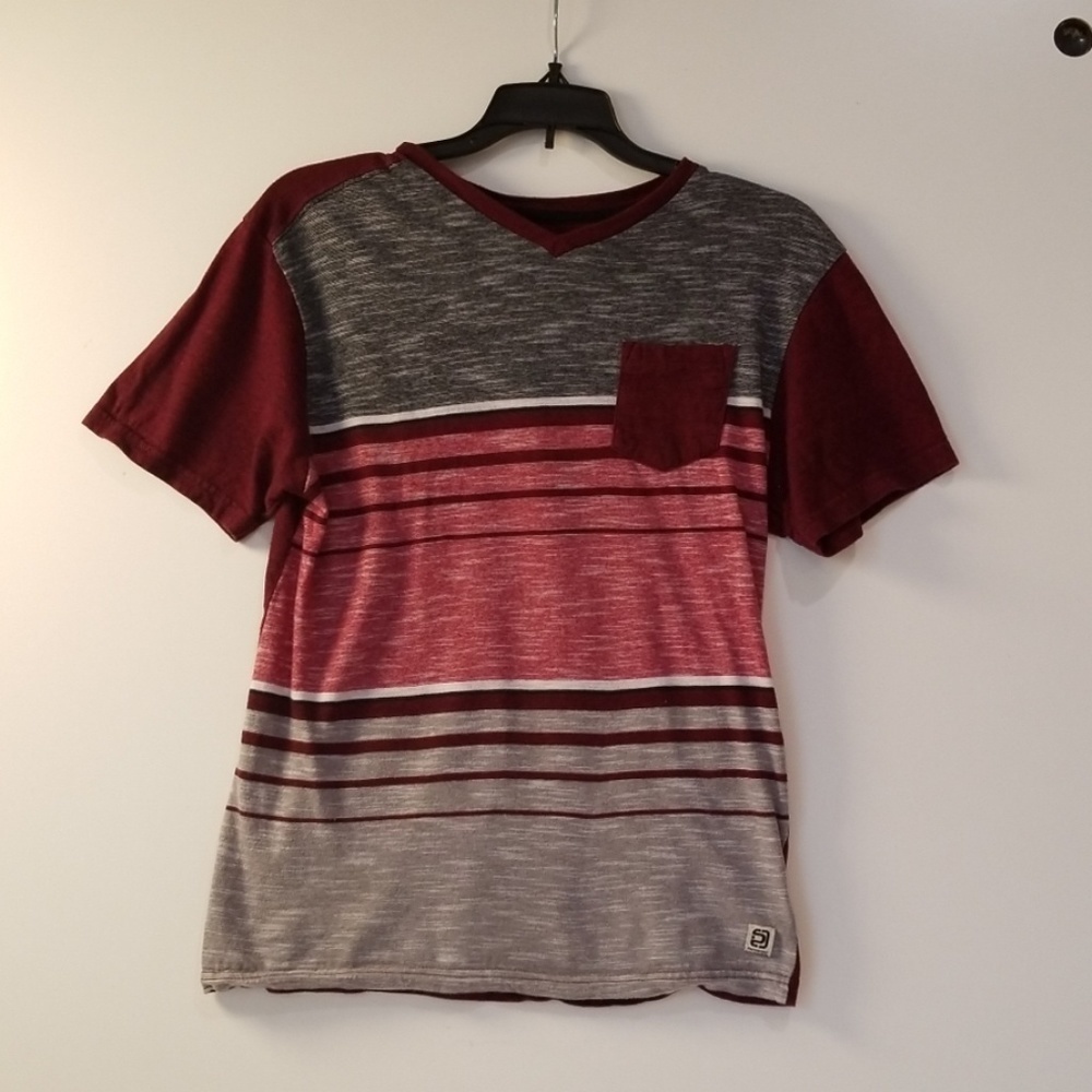 Boy's T-shirt, size L